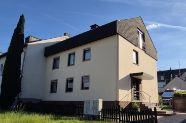 Drei Etagen mit Garagen in Urbar